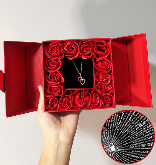 Box Rosas + Colar Eu te Amo (100 Idiomas)