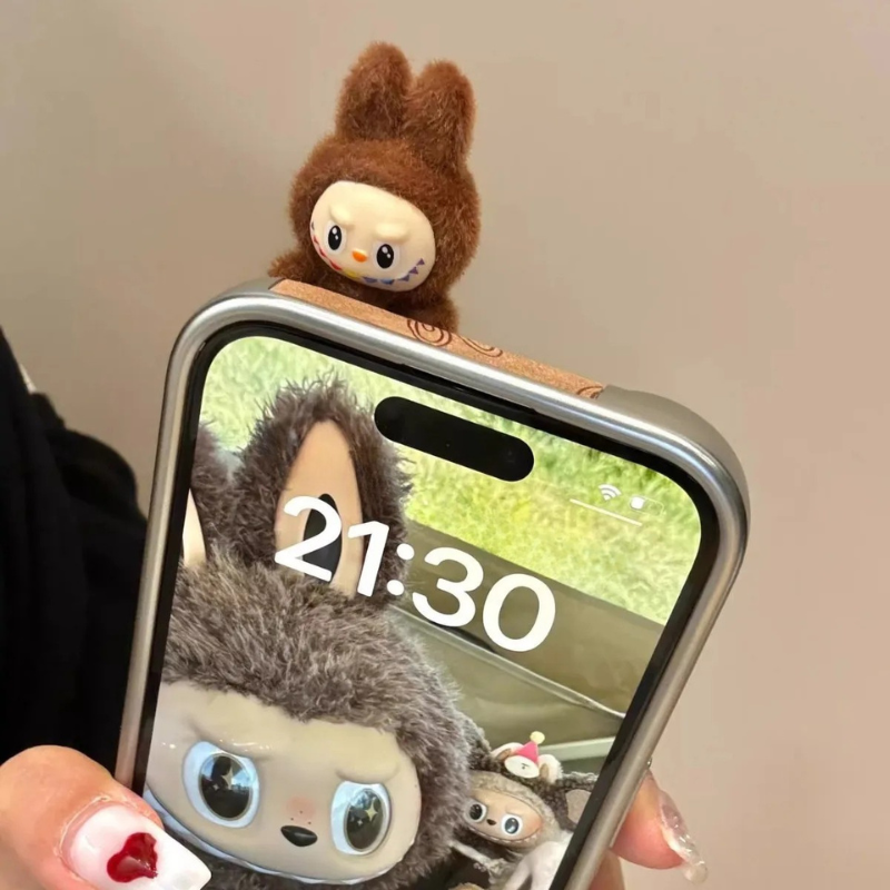 Capinha Iphone Labubu - The monsters