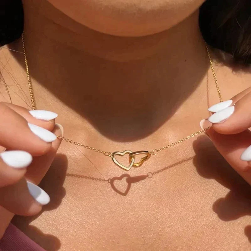 Kit Amor Completo: Rosa Eterna com Colar Personalizado + 2 Chaveiros + Ebook Guia do Amor