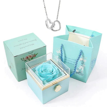Kit Amor Completo: Rosa Eterna com Colar Personalizado + 2 Chaveiros + Ebook Guia do Amor