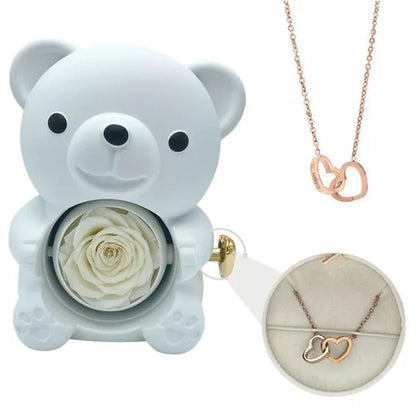 Urso Rotativo com Rosa Eterna & Colar Personalizado + Brinde Surpresa