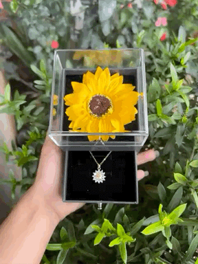 Porta Joias de Girassol com Colar Personalizado 18K