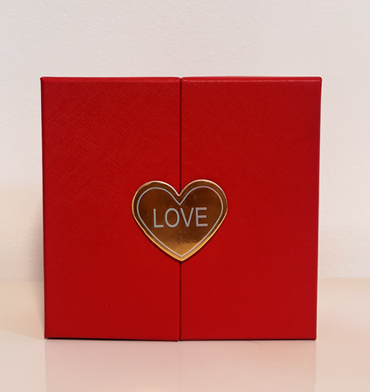 Box Rosas + Colar Eu te Amo (100 Idiomas)